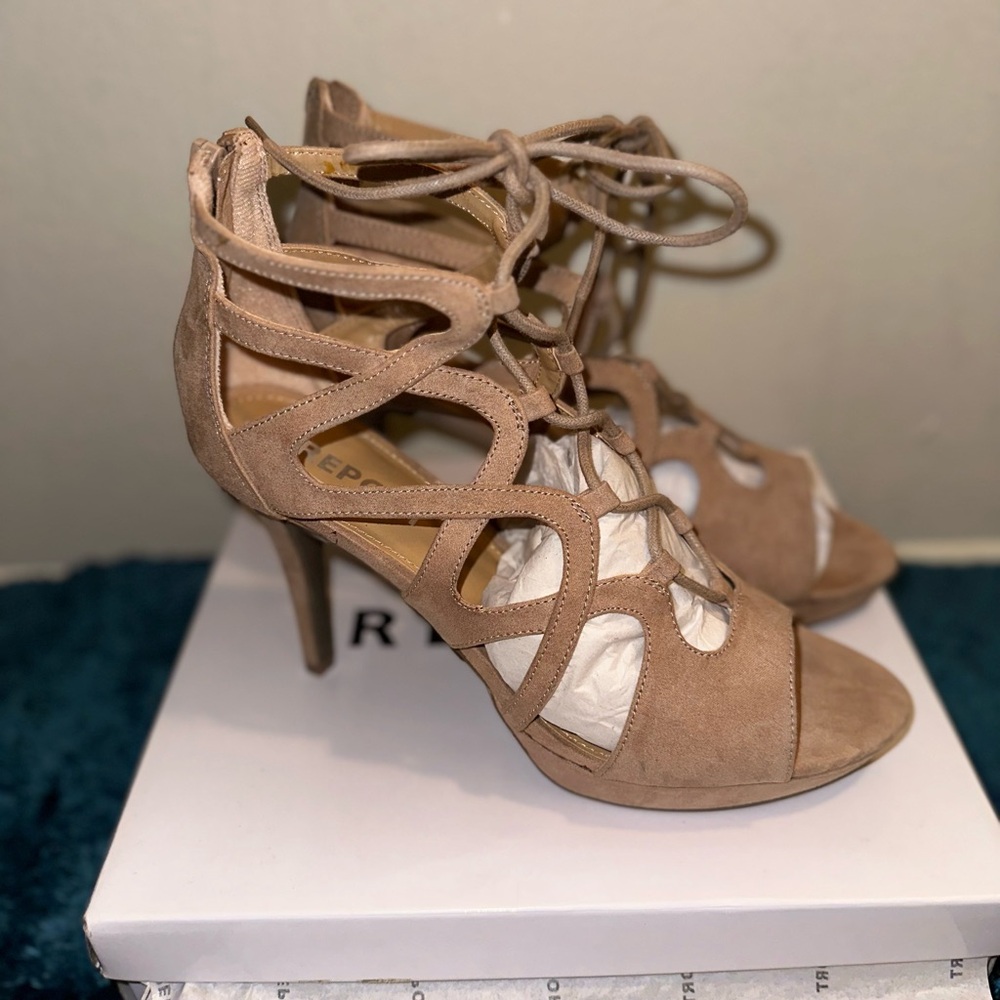 Report Laxy Natural Sandal - NIB